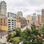 2Br Executive Downtown Apartment
