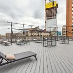 2Br Executive Downtown Apartment