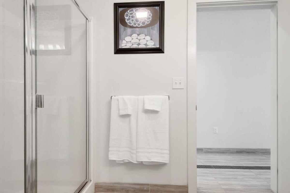 2br Executive Downtown * Detroit