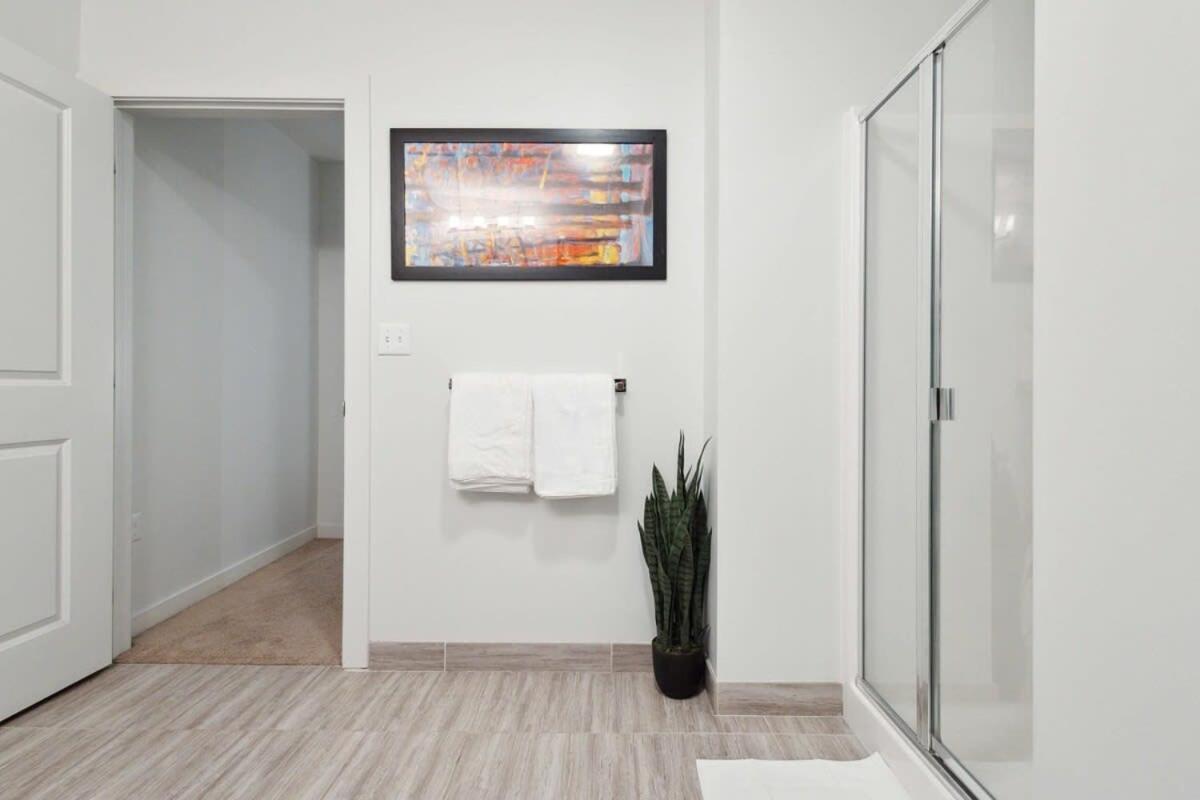 2br Executive Downtown Apartment Detroit