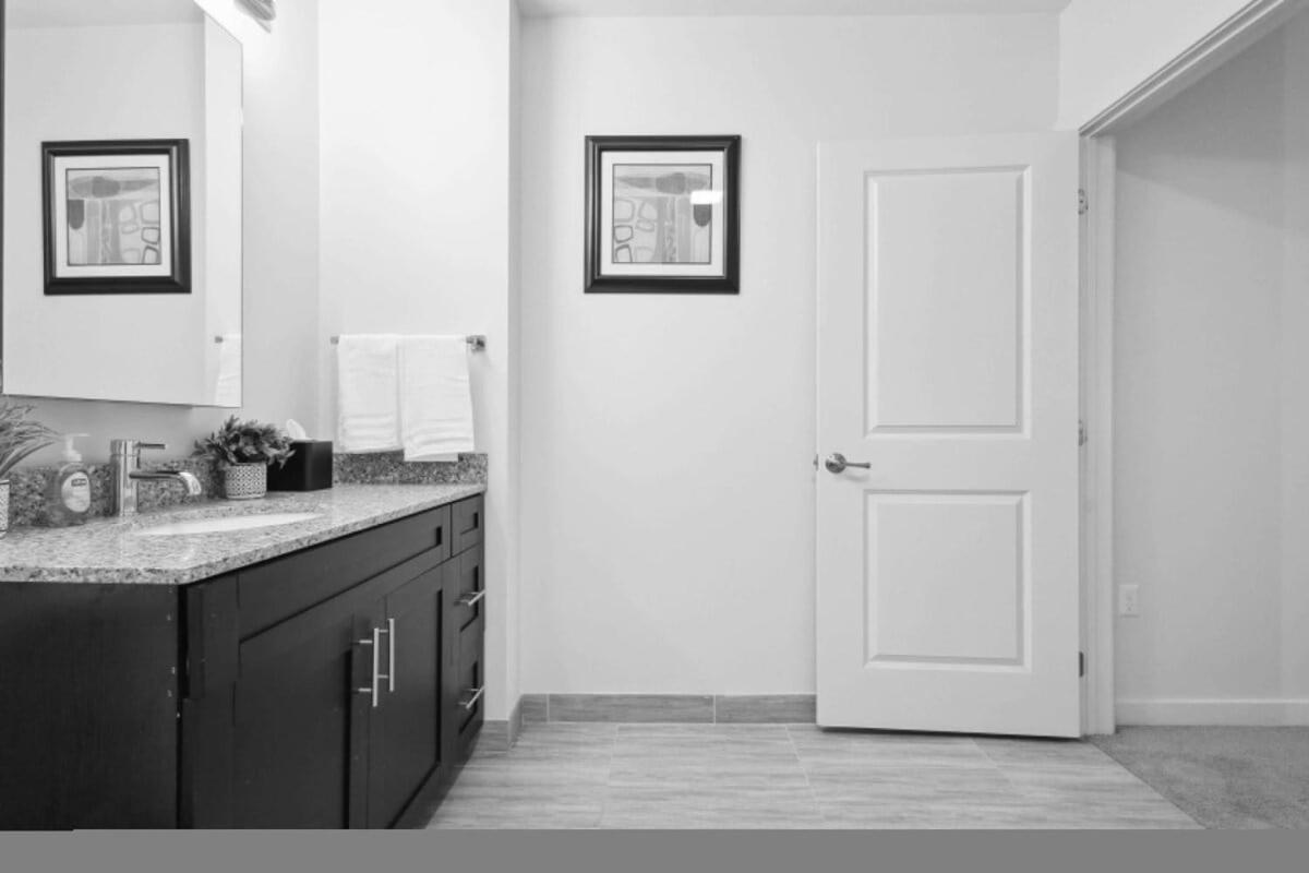 2br Executive Downtown Apartment *
