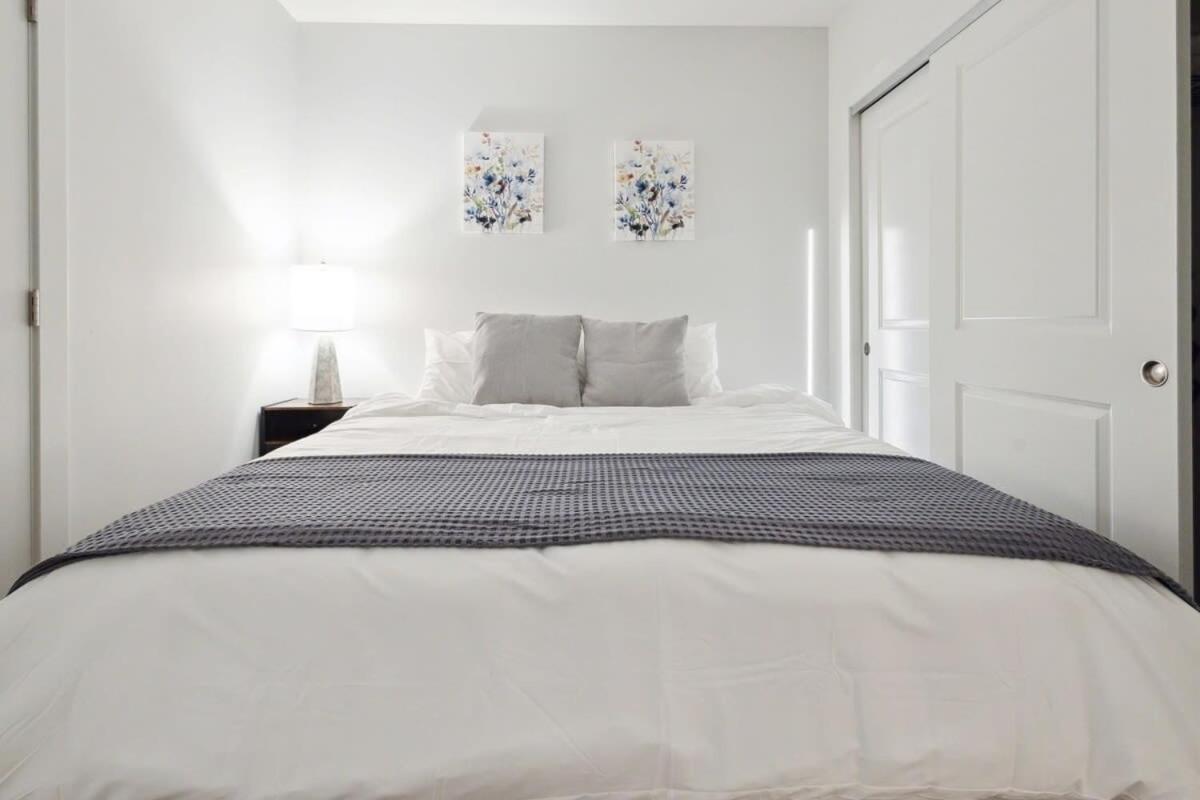 2br Executive Downtown Apartment