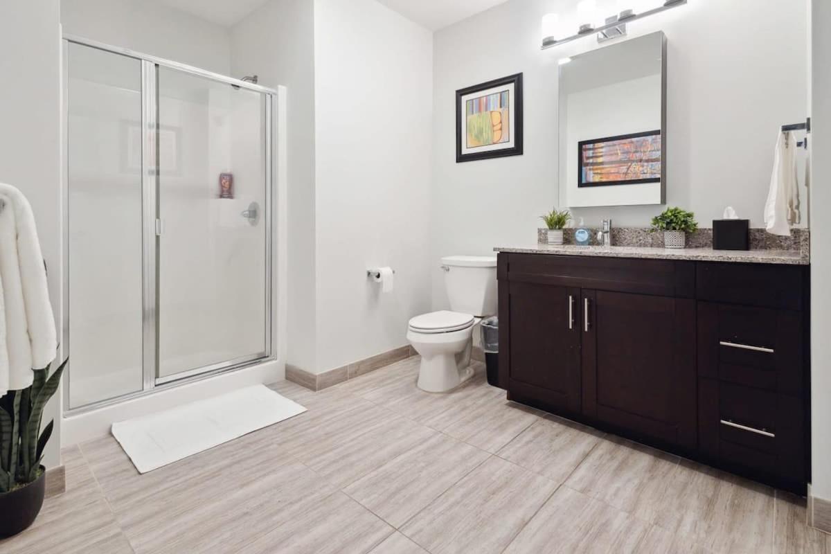 2br Executive Downtown Apartment *
